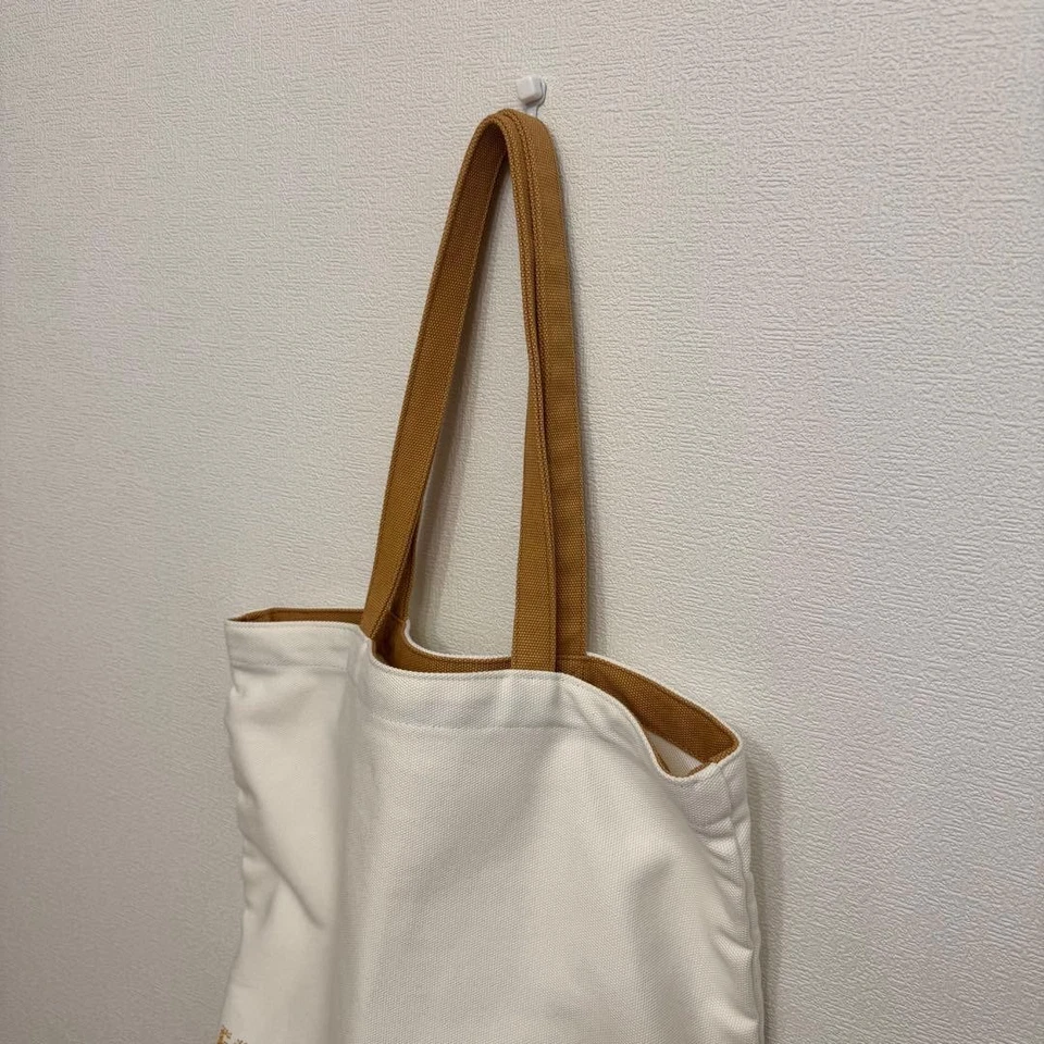 Louis Vuitton White Canvas Fondation Museum Limited Edition Tote Bag Used - Image 4 of 4