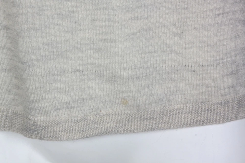 Joe Fresh Cashmere Sweater Lightweight Gray V-Neck Womens size M - 380 (blemish) - Image 2 of 4