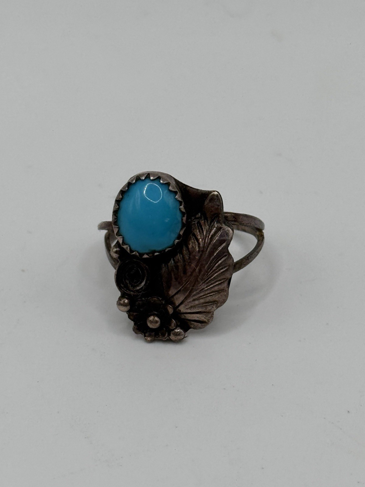 Tiny Turquoise Native American Ring Saw Tooth Bez… - image 1