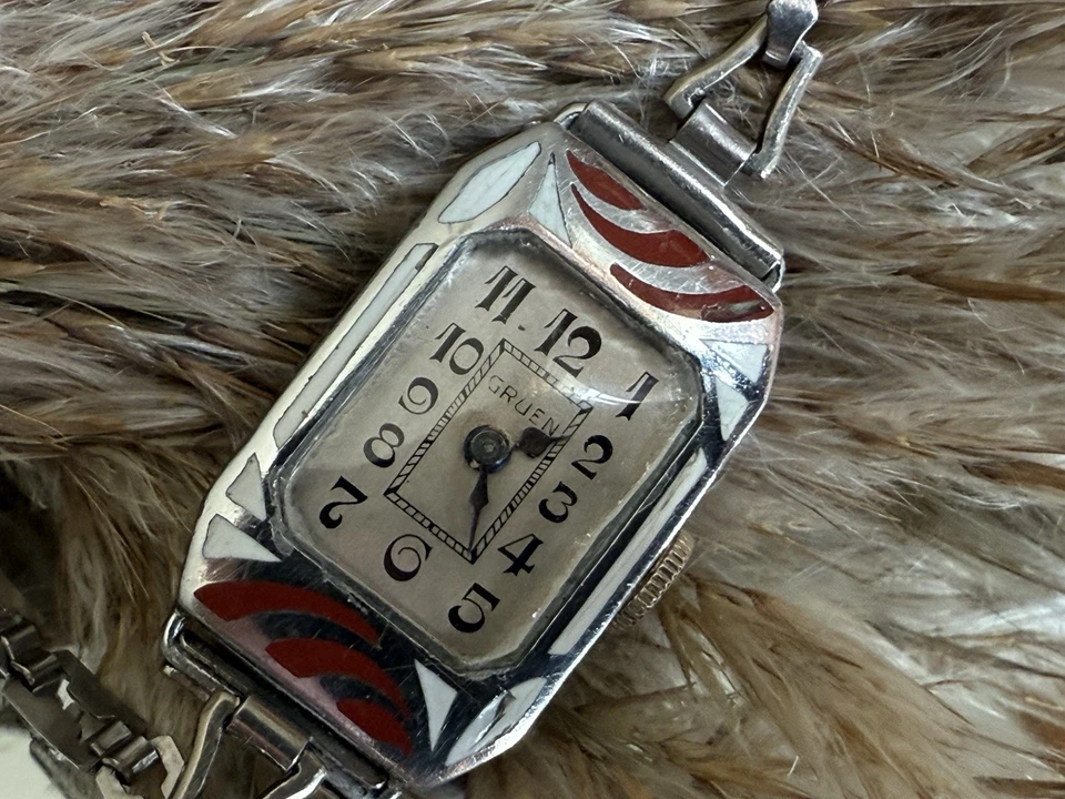 Reloj verde esmaltado rojo/blanco Art Deco de 1930 para dama ~ correa vinculada decorativa a juego Foto 3 de 4