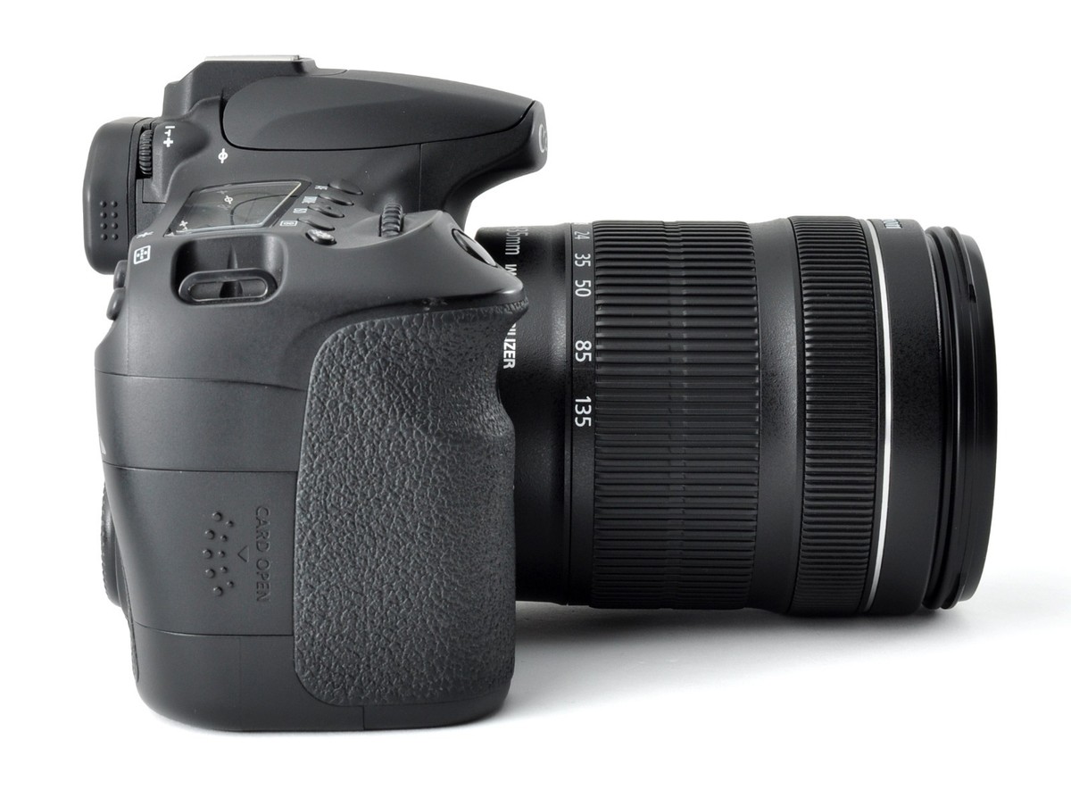 Canon EOS 60D + EF-S 18-135mm IS Zoom Lens Kit [Near MINT] 18.0MP