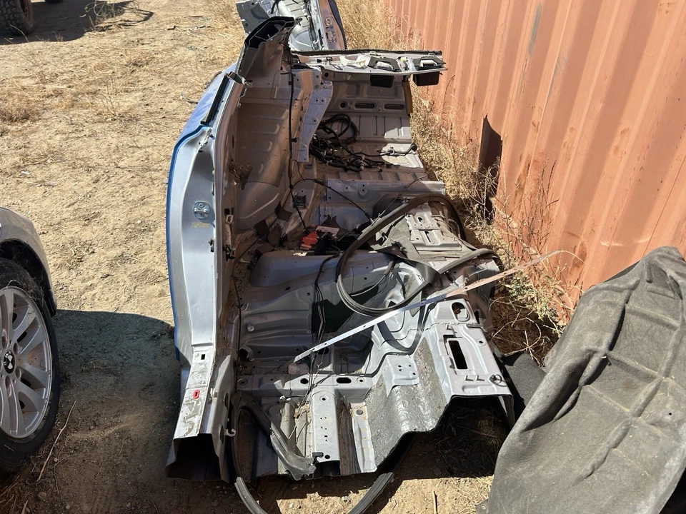 Nissan GT-R GTR R35 2009-2016 OEM trasero derecho pasajero cuarto panel marco corte OEM Foto 4 de 4