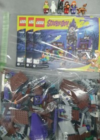 LEGO Scooby-Doo Mystery Mansion 75904 Assembly 1