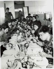 1967-68 Topps Hockey Cards 22