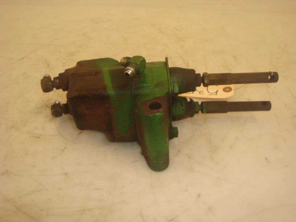 1981 John Deere 4840 Tractor Brake Valve Assembly - Image 3 of 4