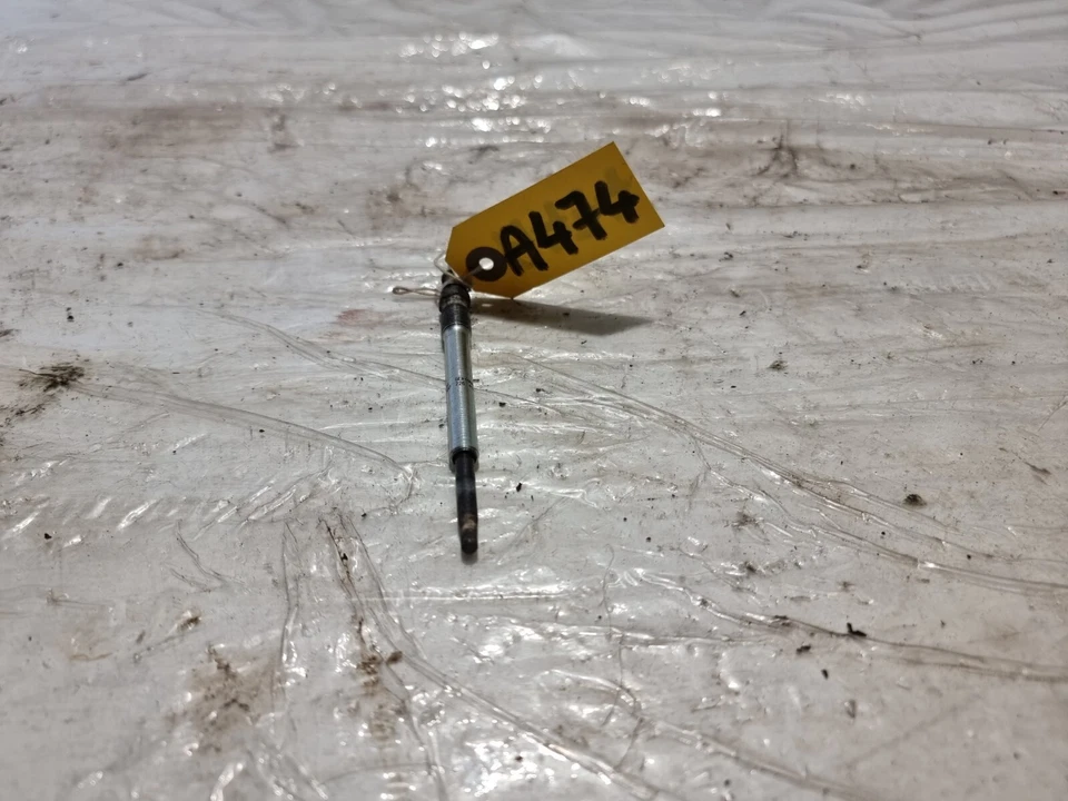 Vauxhall Zafira A Glow Spark Plug 2.0 DTI 16V Diesel 2004 5 Speed OEM 0100226417 - Image 3 of 4