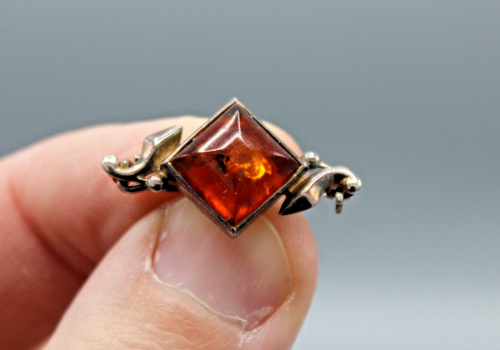 Belle Broche En Argent Massif – Bijou Occasion, Style Vintage Ou Classique