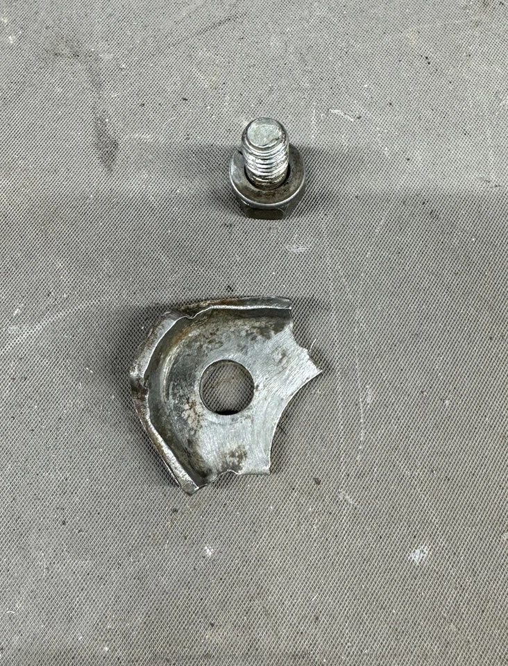 Ford Galaxie Mustang 289 302 351 1965-1973 distribuidor abrazadera perno de sujeción V8 Foto 3 de 4