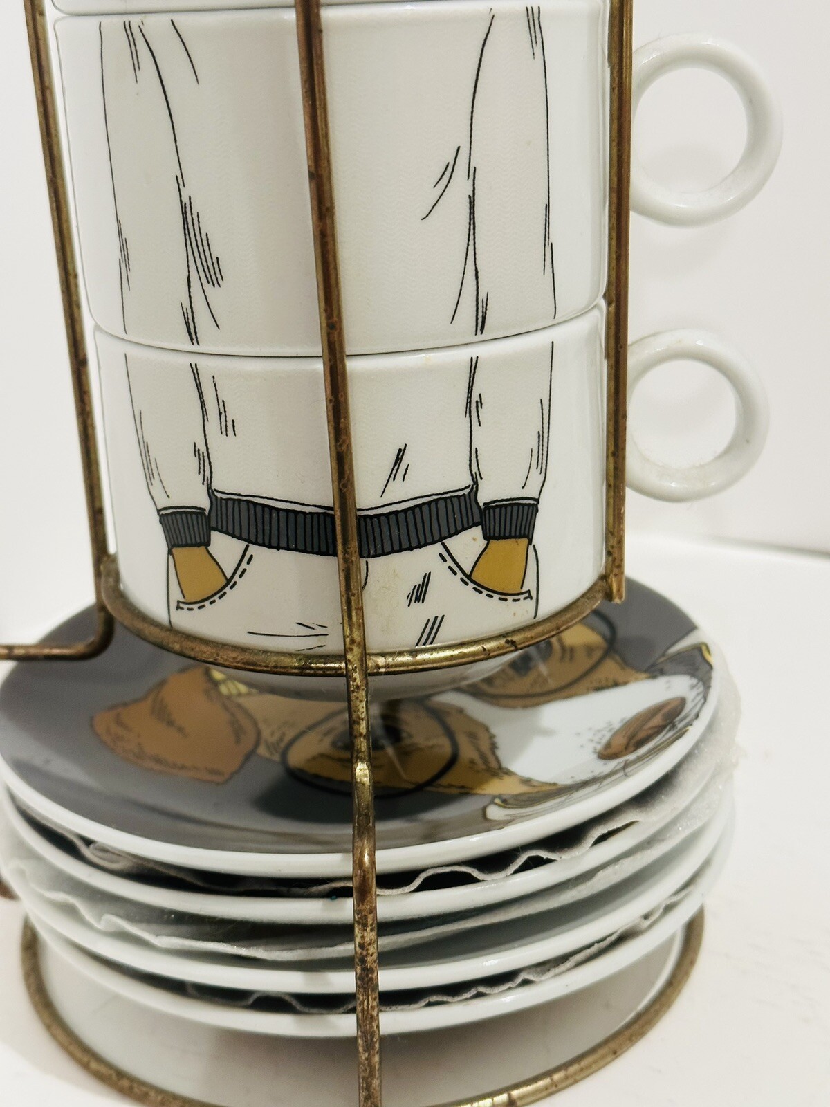 Queen West Trading Company 4 Rare Stackable Mugs In Stand With Saucers