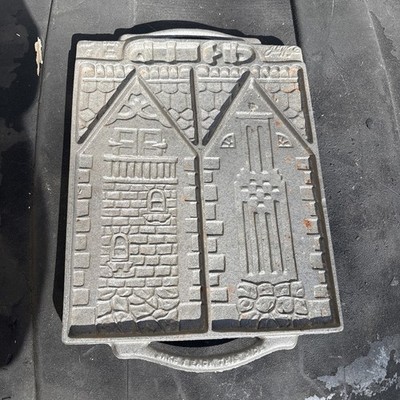 12.75'' John Wright 2 Sided Victorian Gingerbread House Cast Iron Mold Pan