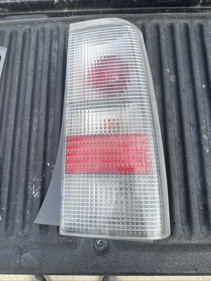 Conjunto de luz trasera Scion XB 2005-2006 Toyota BB NCPRear L & R Foto 3 de 4