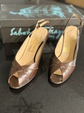 SALVATORE FERRAGAMO Brown Patent Leather Low Heel Pumps US 5-1/2M