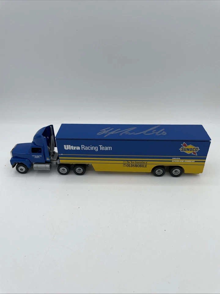 Remolque tractor Winross Sterling Marlin - escena de carreras americanas | AUTOGRAFIADO Foto 4 de 4