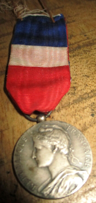 Ancienne Médaille Argent Ministère Du Travail, Signée A. Borrel, Dans Son Boîtier, Datée De 1951