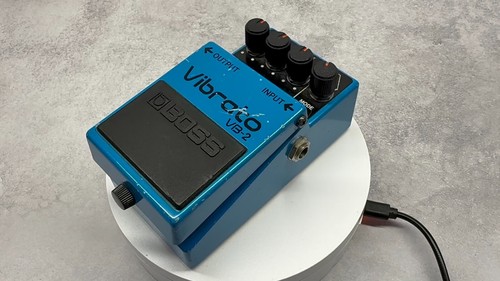 Pedal efecto guitarra BOSS VB-2 Vibrato/1982 vintage probado usado envío gratuito - Imagen 17 de 17