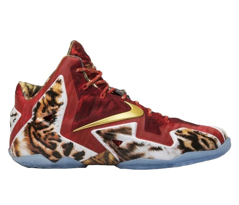 SAOLA Scarpa da basket Nike LeBron James XI TAGLIA 15 NBA 2K14 650884 674 rossa Playstation