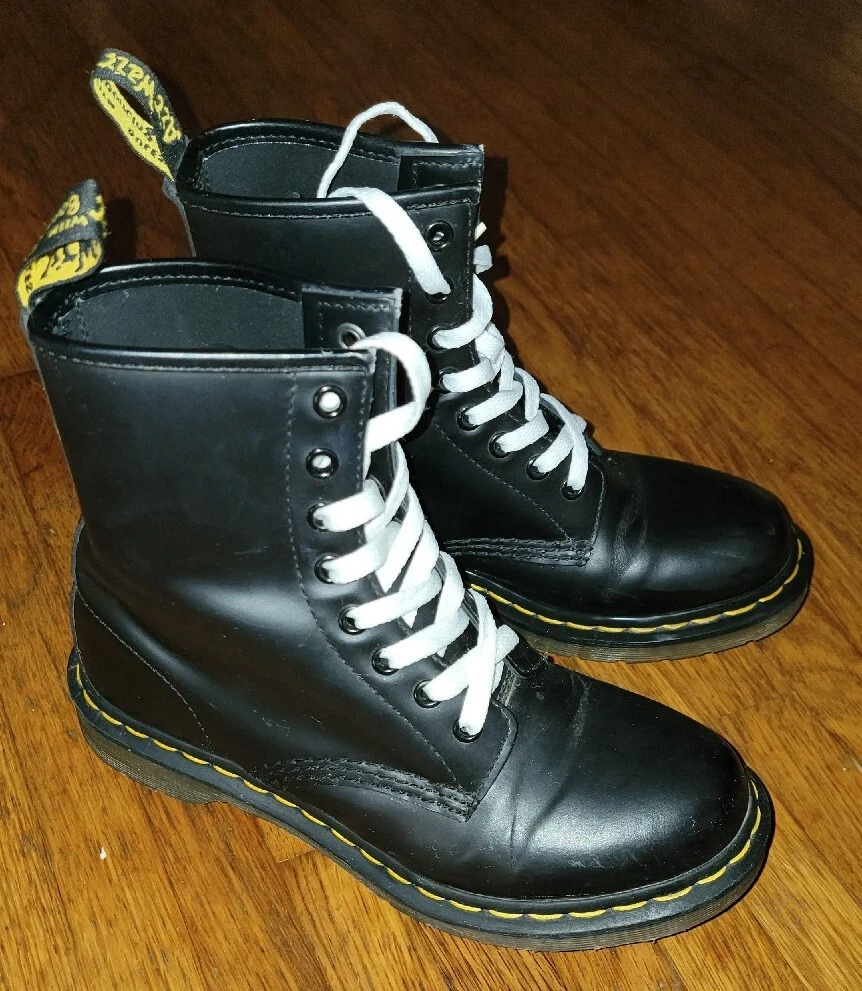 DR. MARTENS AW004 Air Wair Lace Up BOOTS sz 38 US 7 EUC Women s eBay
