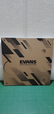 Evans EC2S Clear SST 18'' Tom Fell (TT18EC2S)