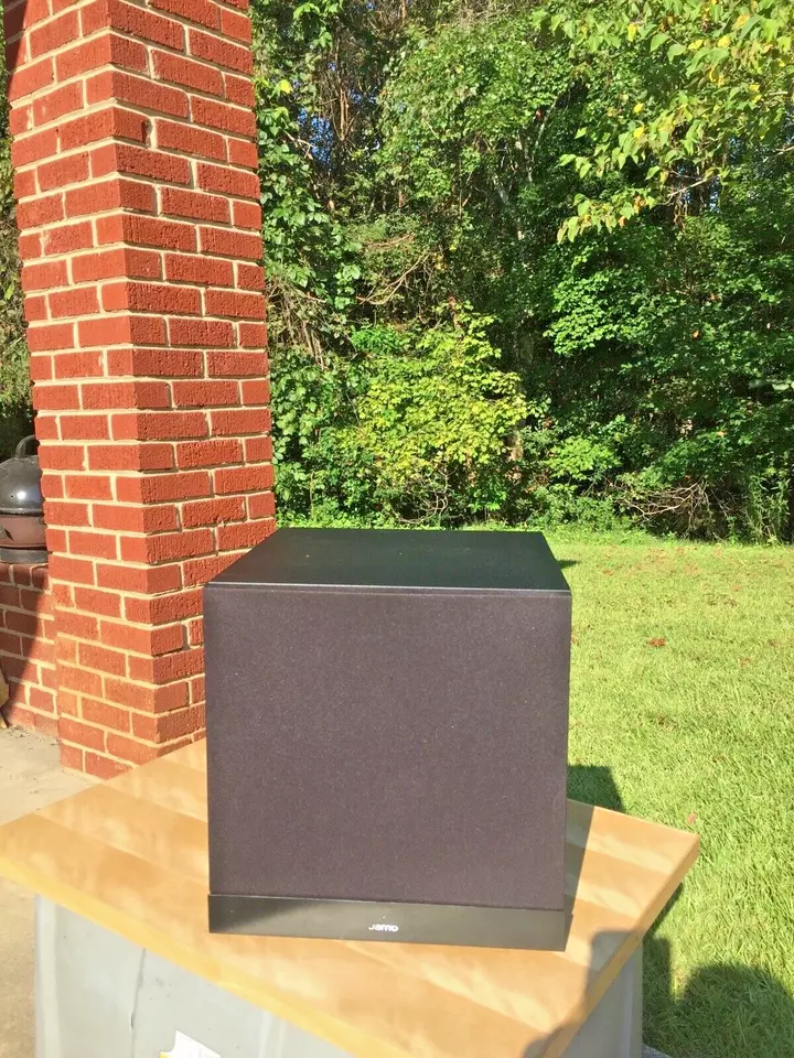 Subwoofer alimentado Jamo SUB 1810 10 pulgadas 180 vatios, negro Foto 4 de 4