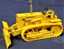Ertl 4380 International T340 Industrial Crawler w/Blade - Yellow 1/16 Diecast MB