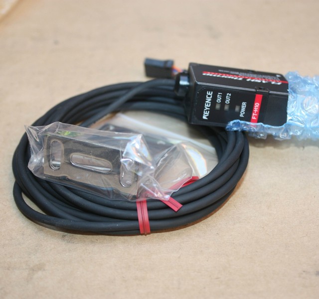 Keyence FT-H10 Flash Thermo Sensor with Attached Base (16401) for sale ...