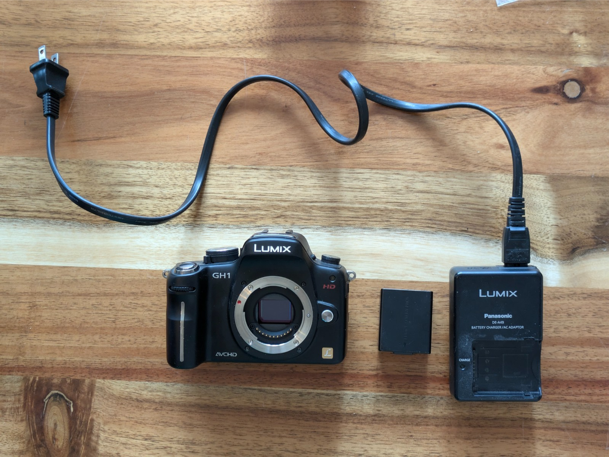 Panasonic LUMIX DMC-GH1 12.1MP Digital Camera - Black (Body Only