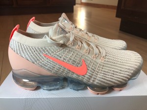 atomic pink vapormax