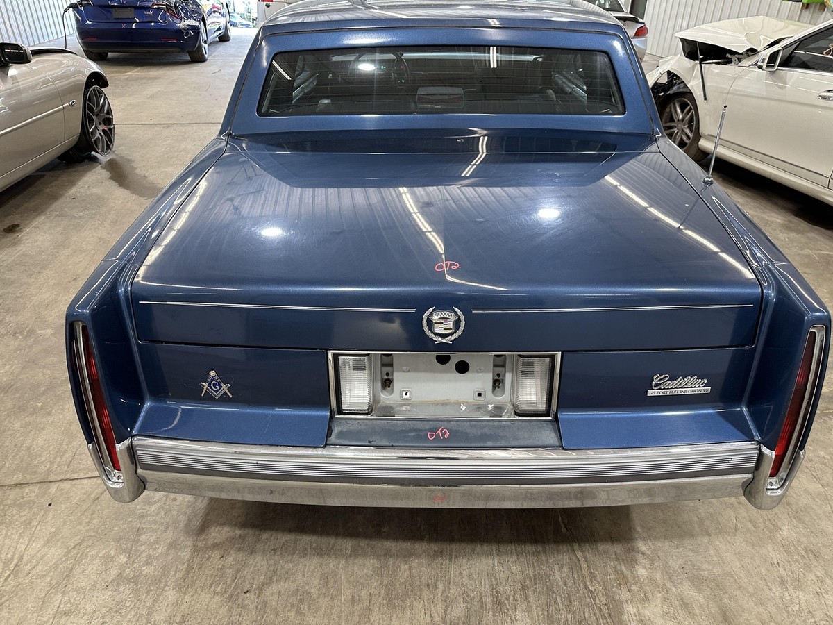 89-93 CADILLAC DEVILLE REAR TRUNK DECKLID MED FIRE BLUE/MED SLATE