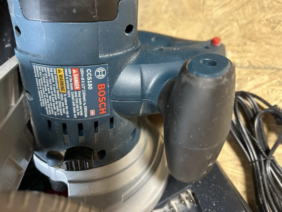 Sierra circular inalámbrica Bosch CCS180 18V 6-1/2" Foto 2 de 3