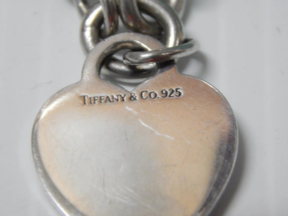 XTRA NICE HEAVY TIFFANY STERLING SILVER ENGRAVABLE HEART CHAIN BRACELET + BOX - Image 3 of 4