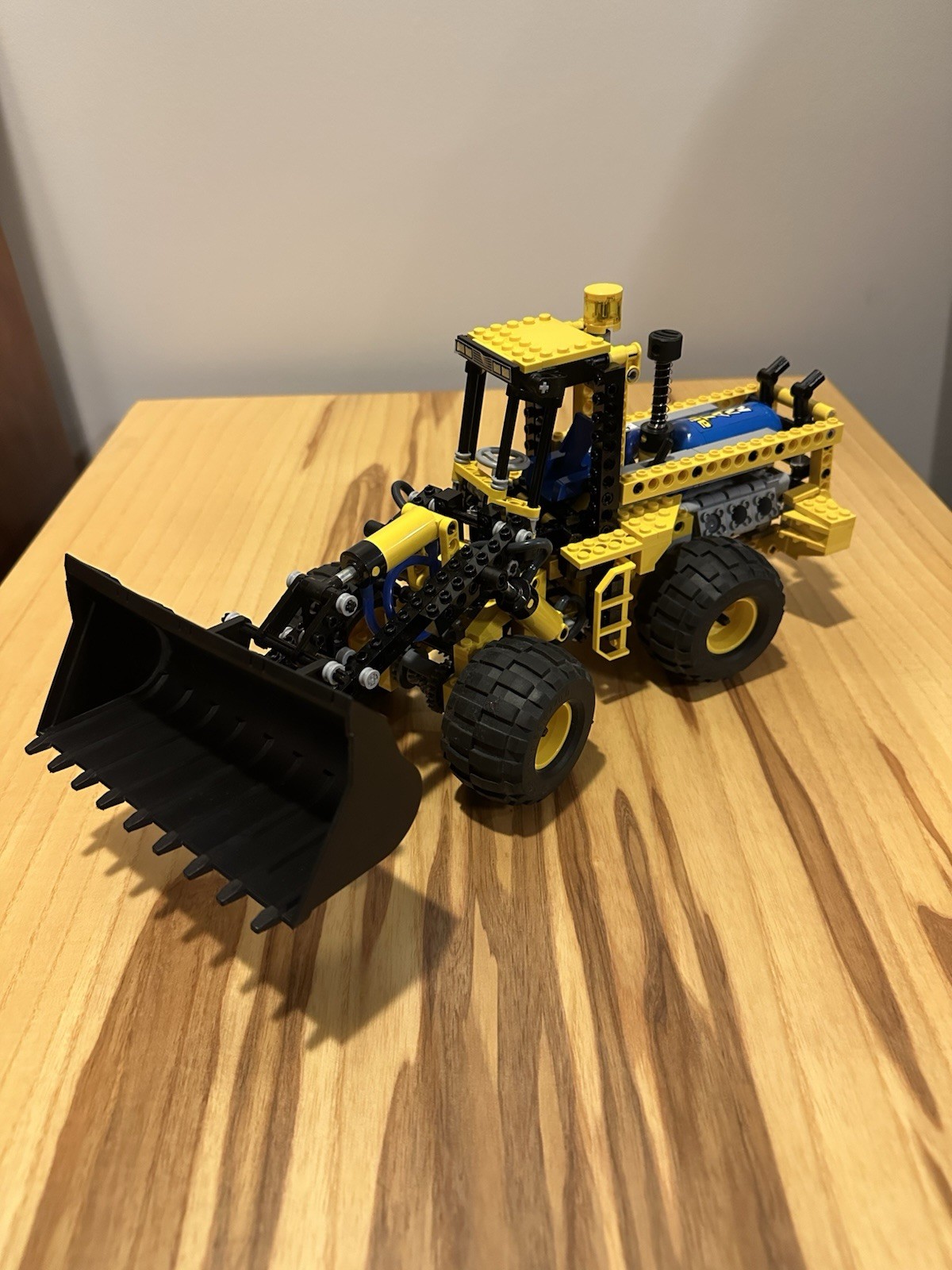 LEGO Technic Front-End Loader 8439 Pneumatic Complete Set w/ Manual & Extras