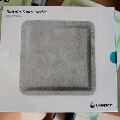 Biatain Superabsorber, Nicht- haftend, 10 Stück 15 x 15cm, PZN 19376794