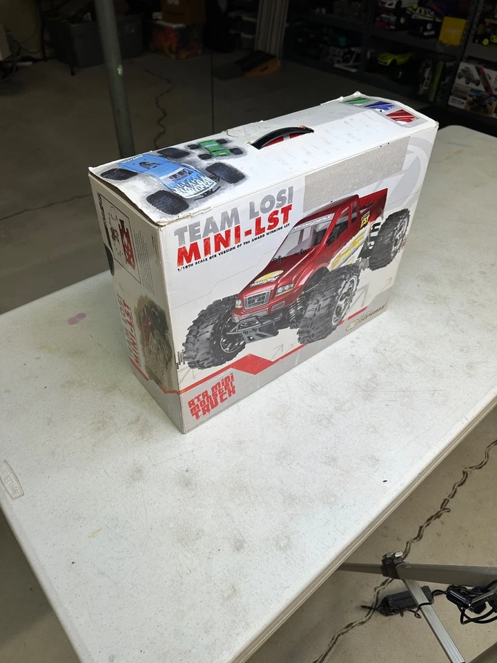 Monster Truck Team Losi Mini LST azul radiocontrol 4X4 R/C Foto 2 de 4