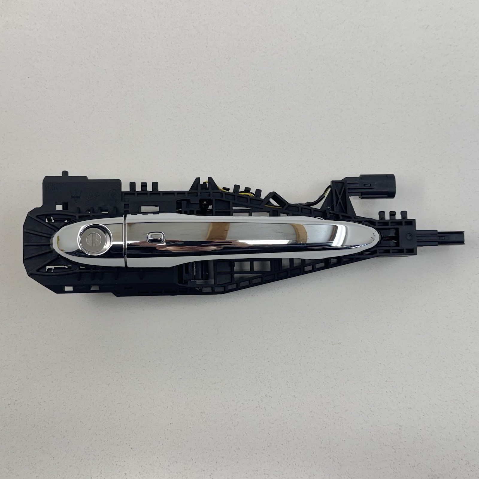 14-24 Maserati Ghibli Driver Left Front Exterior Door Handle 68194121AC OEM