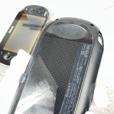 PlayStation PS Vita PCH-1100 Crystal Black 3G/Wi-Fi Model 1