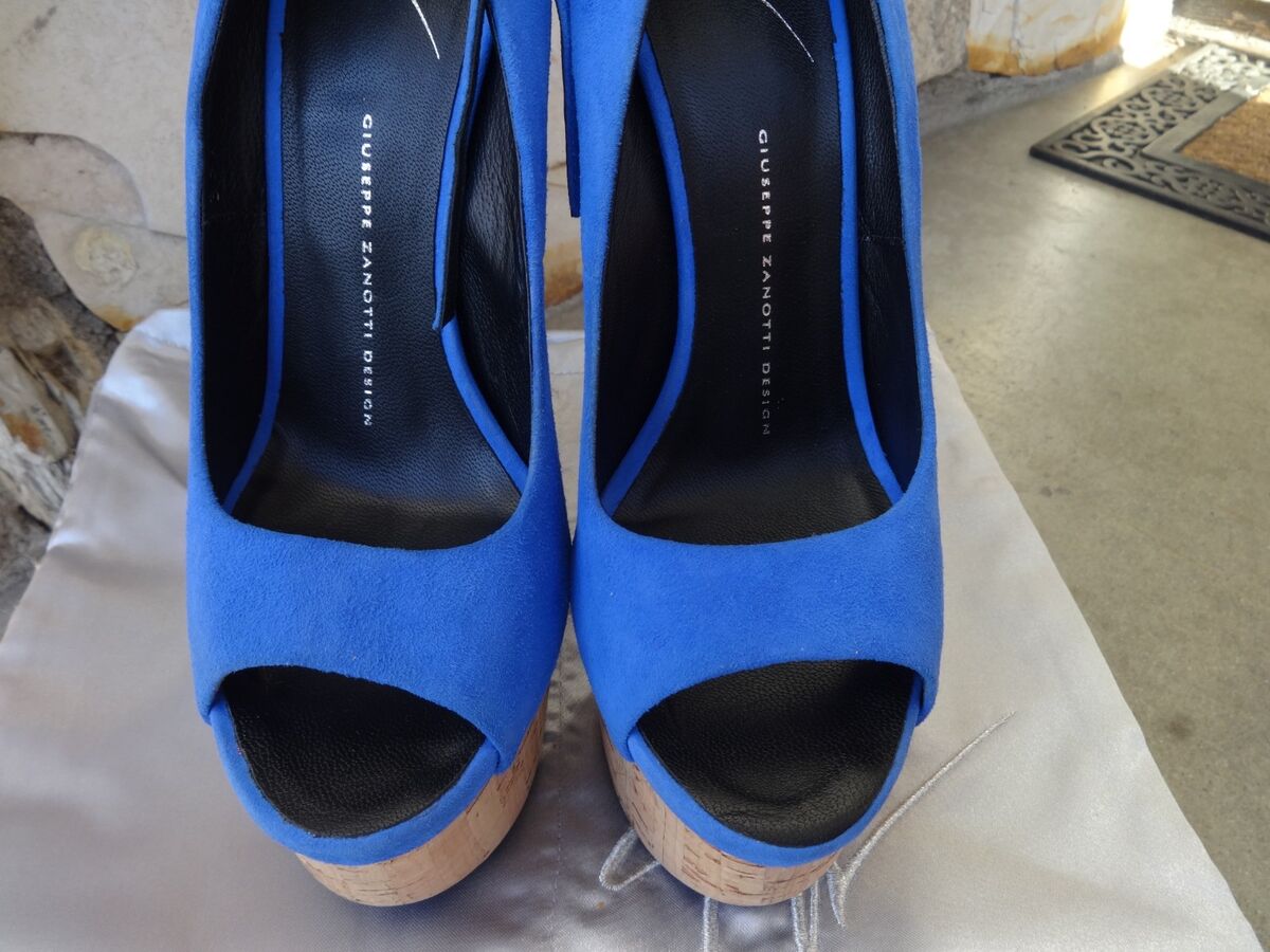 Giuseppe Zanotti Denny 115 Skyhigh Platform Pumps Blue Suede EU 39