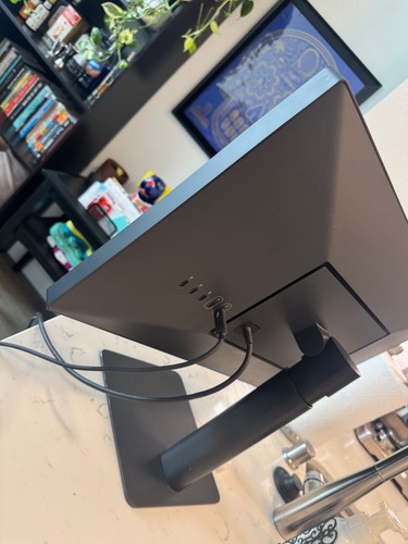 LG 24MD4KL-B UltraFine 24” IPS LED UHD Monitor - Black - Photo 7/7