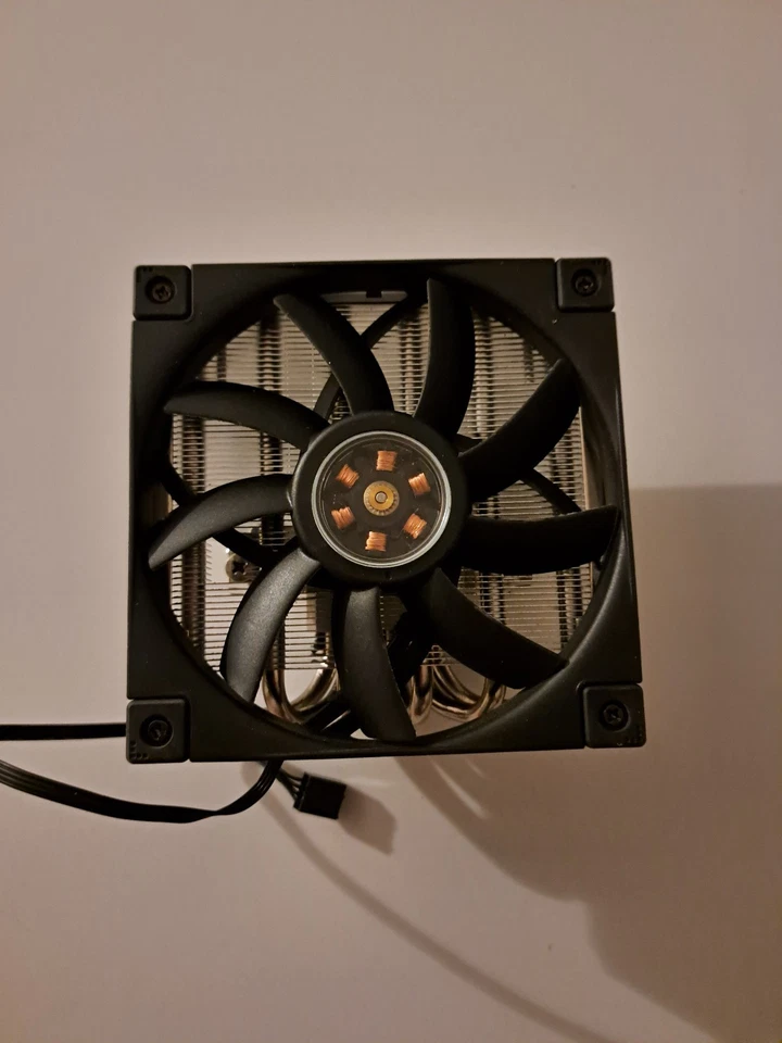 Intel Core i7-10700K Processore (5,1 GHz, 8 Cuori, Socket LGA1200, Box) - Immagine 2 di 3