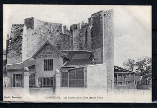 CPA OISE 60 COMPIEGNE Ruines de la tour Jeanne d'Arc avec garage Decurey SD R37