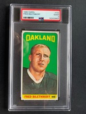 1965 TOPPS #133 FRED BILETNIKOFF Oakland Raiders ROOKIE CARD, PSA 2 = Good. rookie card picture