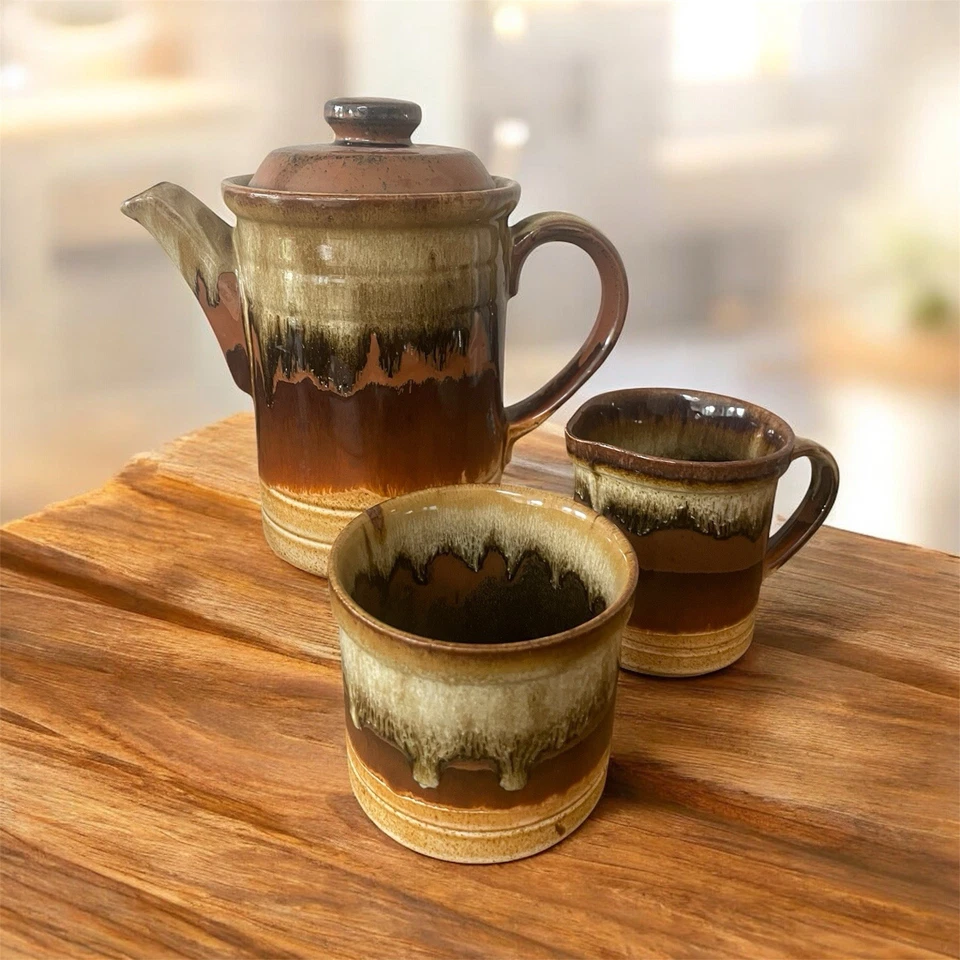 Vintage 1970s Ashdale Pottery Tea / Coffee Pot, Sugar Bowl, Milk Jug & 4 Mugs - Image 2 of 4