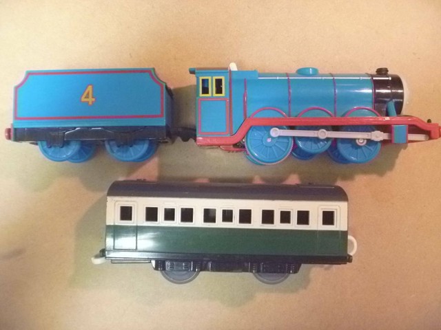 Tomy Plarail Thomas & Friends Oliver Trackmaster Train and Coaches Set Working | eBay