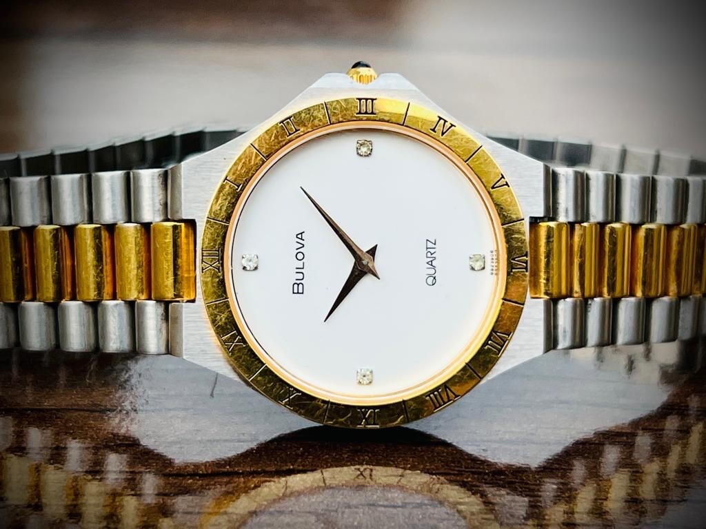 Vintage Bulova White Diamond Dial Slim 35mm 2/Tone Quartz Mens