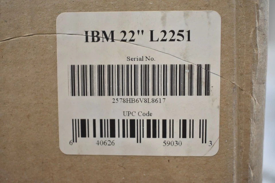 IBM LENOVO L2251 22" SCREEN FLAT WIDE MONITOR WITH WEBCAM, STAND AND CABLES - Image 4 of 4