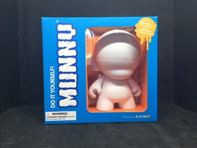 DIY Kidrobot 8'' Munny White Blank Customize Do It Yourself Accessories Vinyl Art