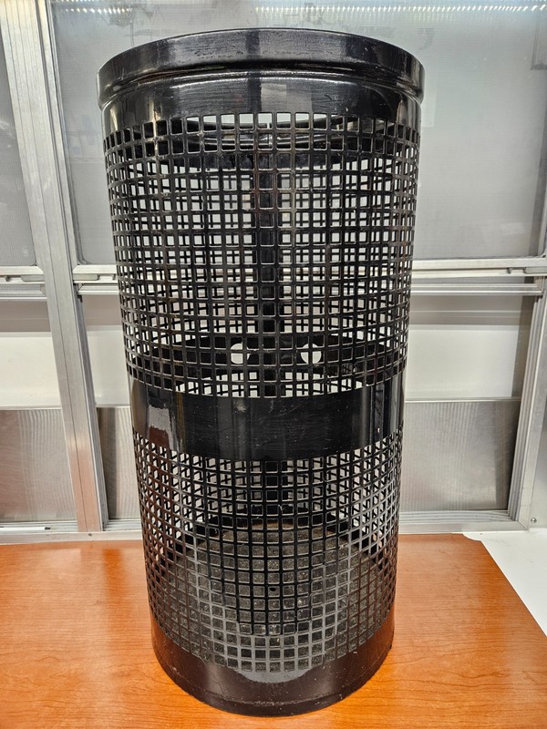 COMMERCIAL-GRADE STEEL MESH OUTDOOR TRASH CAN 22 GALLON, STURDY AND STYLISH