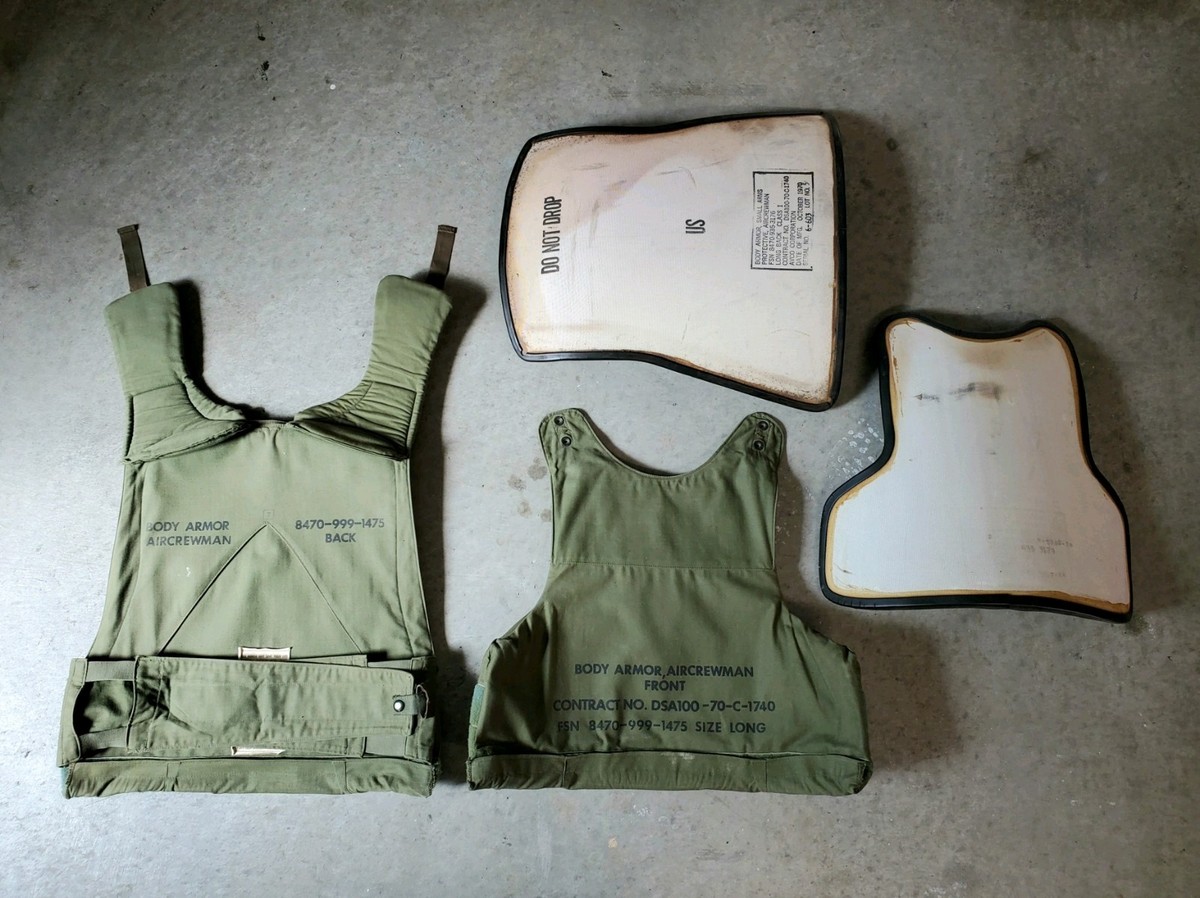 米軍　実物　AIRCREW MAN BODY ARMOUR キャリアプレート 米軍 実物 AIRCREW MAN BODY ARMOUR キャリアプレート
