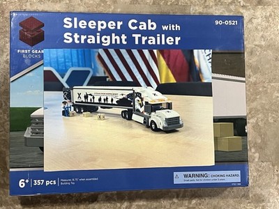 FIRST GEAR Blocks - Sleeper Cab with Straight Trailer - 357 Piece Building Set