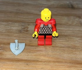 Vintage Lego Classic Black Castle Knight Red Shield mini-figure  w Dragon Shield