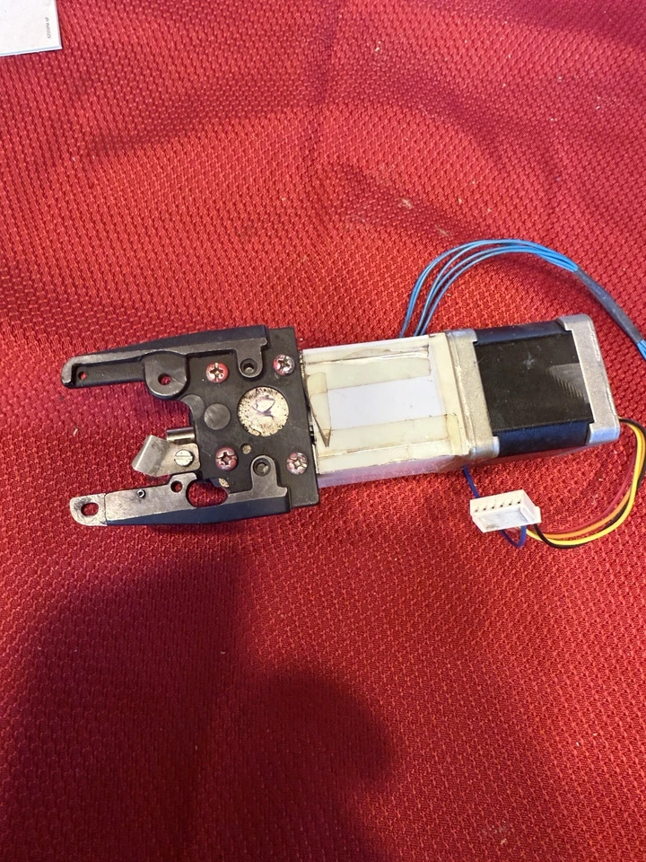 Motor de accionamiento gancho giratorio eje inferior Brother BES 1240 BC Foto 2 de 2